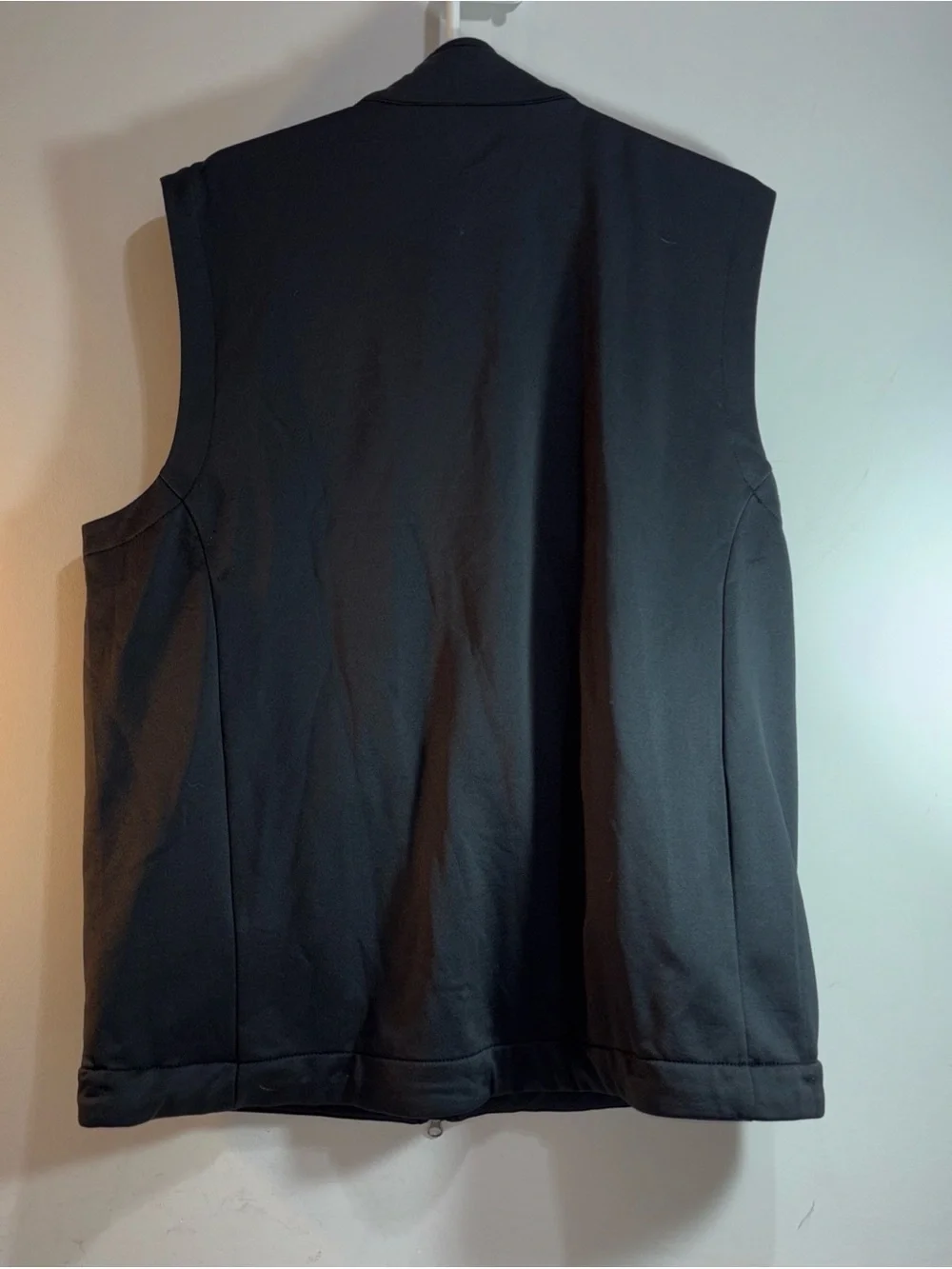 Men’s Callaway Black Full-Zip Golf Vest with pockets. 966